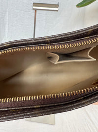 Louis Vuitton Looping MM Bag in Monogram Canvas