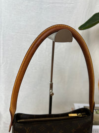 Louis Vuitton Looping MM Bag in Monogram Canvas