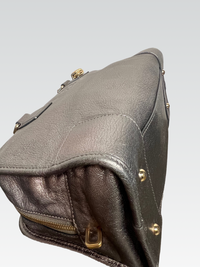Loewe Amazona 28 in Metallic Grained Leather – Pewter Grey / Dark Silver