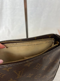 Louis Vuitton Looping MM Bag in Monogram Canvas
