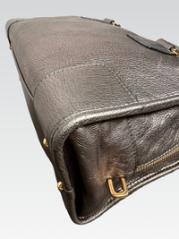 Loewe Amazona 28 in Metallic Grained Leather – Pewter Grey / Dark Silver